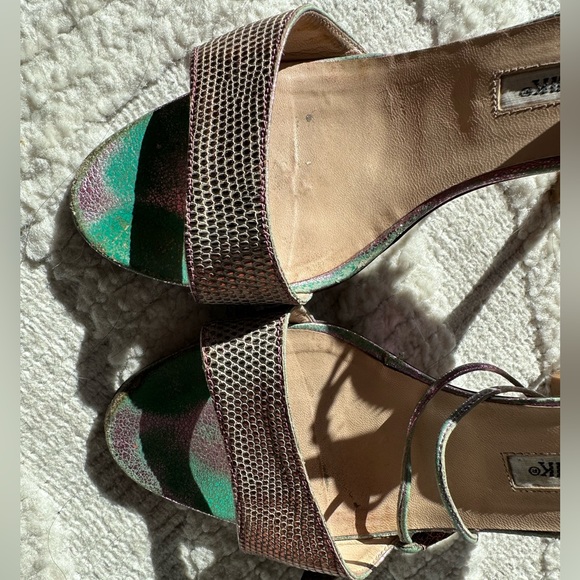 Manolo Blahnik size 36/6 sandals. Vintage! Tie at ankle. 2 inch heels. So comfy. - Picture 6 of 6